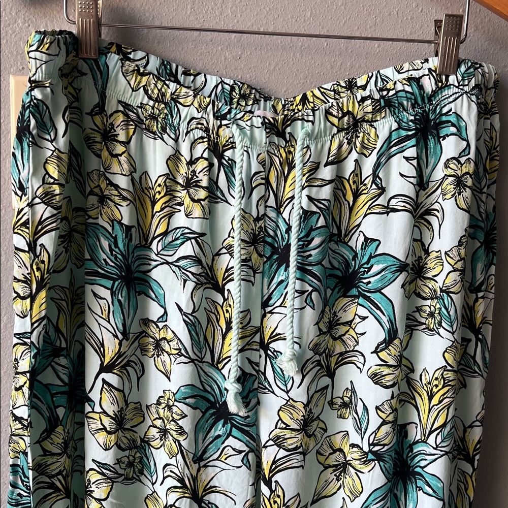 Beach Riot Tropical Pants - Picture 9 of 9